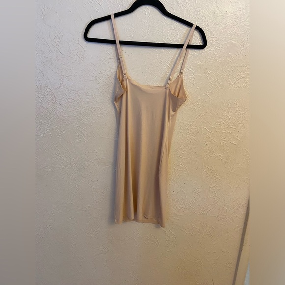 Victoria's Secret - Picture 3 of 6